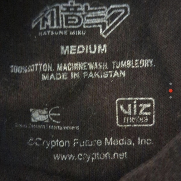 SALE HatsuneMiku rare vintage tee size medium  perfect condition 0 like this see - Picture 3 of 3